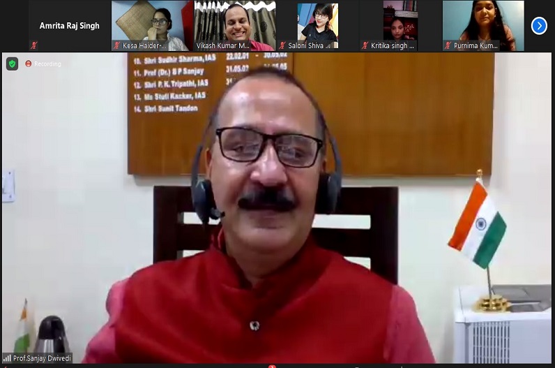 कोरोना के खिलाफ जंग में मीडिया की महत्वपूर्ण भूमिका : प्रो. संजय द्विवेदी