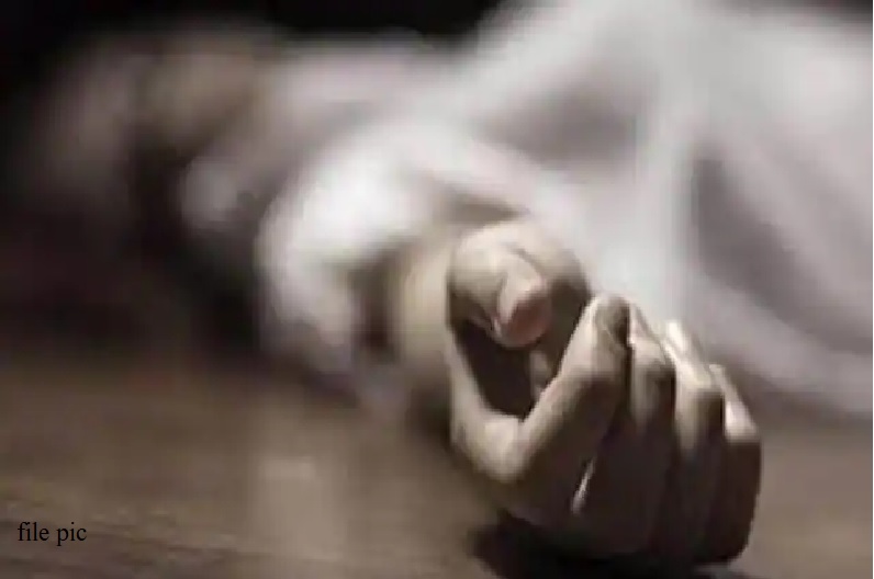 एग्जाम दिया छात्र ने उत्तीर्ण हो गई छात्रा, गलती ठीक करने नहीं जमा कर पाया 3 हजार तो 12 वीं के छात्र ने की खुदकुशी