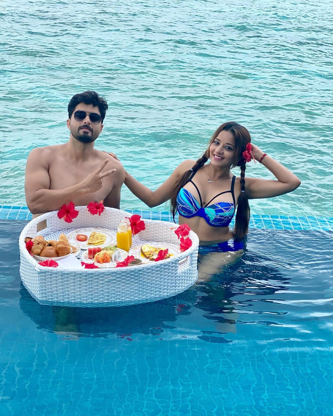 monalisa photos in swimwear मोनालिसा सोशल मीडिया पर खासा एक्टिव रहती हैं और आए दिन अपने डांस वीडियोज के जरिए फैंस को एंटरटेन करती रहती हैं।