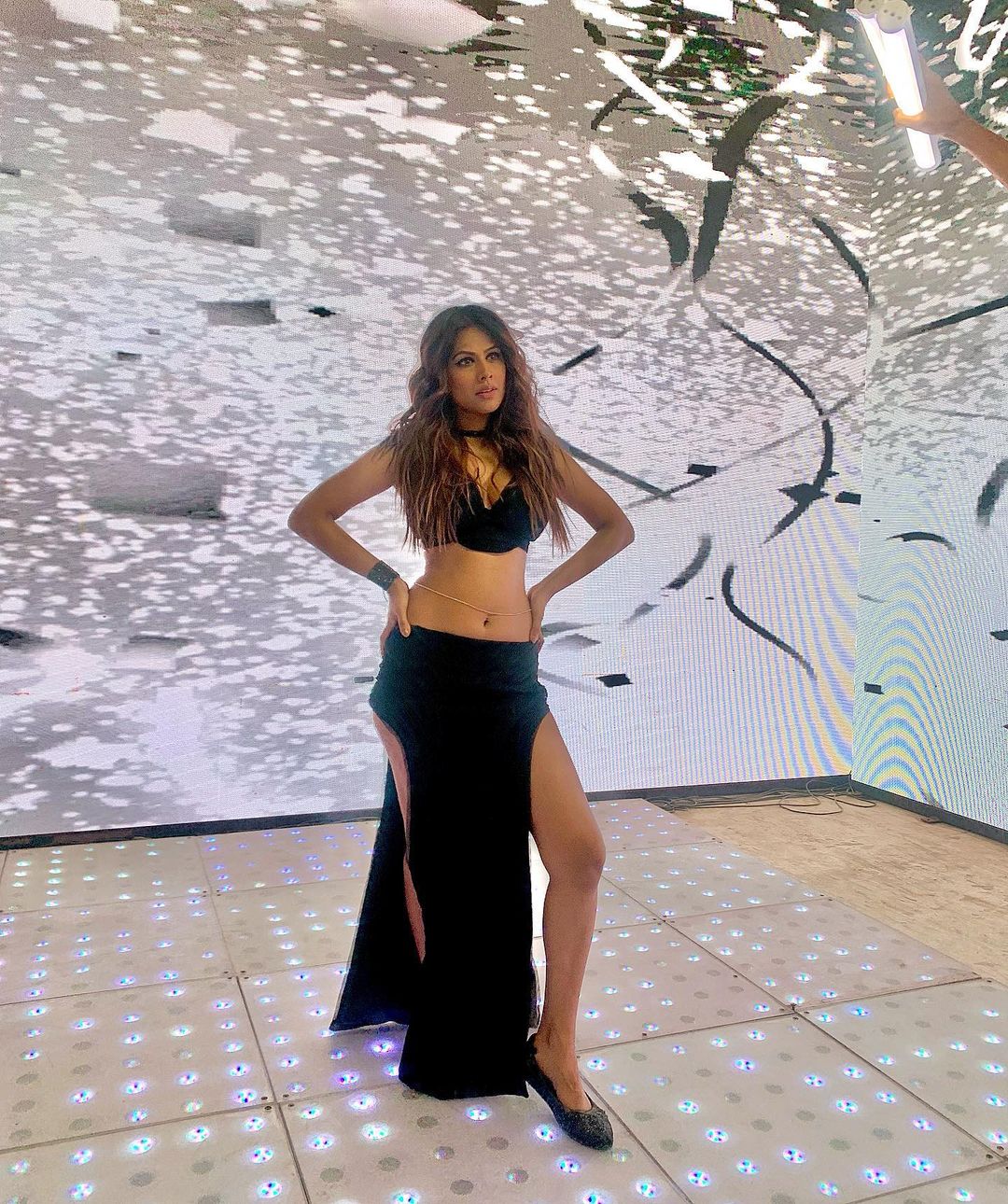 Nia Sharma Photos एक्ट्रेस निया शर्मा ने फिर से अपनी बोल्ड तस्वीरें शेयर कर सनसनी मचा दी है, एक ओर जहां एक्ट्रेस की बोल्डनेस की तारीफ हो रही है, वहीं दूसरी ओर वे बेवजह ऑनलाइन ट्रोलिंग का शिकार भी बन रही हैं।