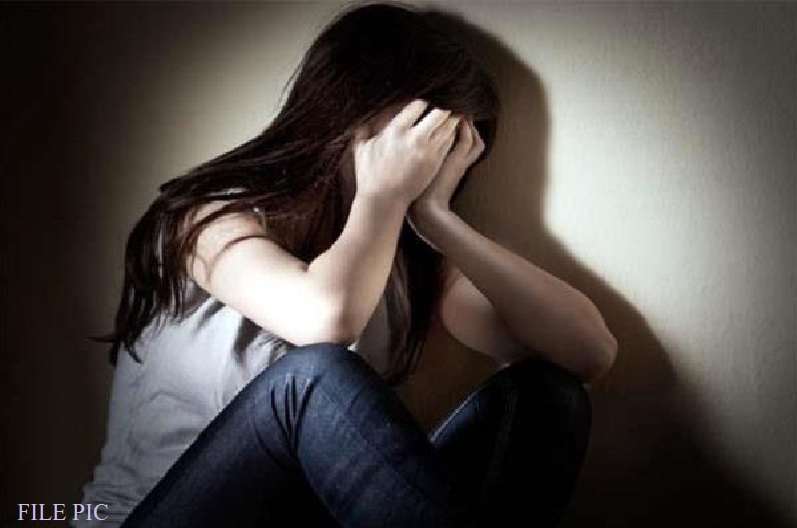 मिट्टी के दीपक बेचने निकली थी किशोरियां, अधेड़ ने खंडहर में ले जाकर किया दोनों से रेप