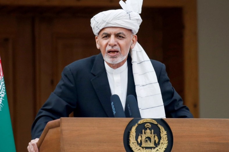 अशरफ गनी पर अफगान दूतावास ने निकाली भड़ास! मचा बवाल तो सफाई देते हुए अधिकारी बोले- हैक हुआ अकाउंट