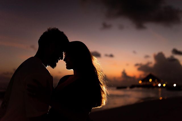 Anita Hassanandani gallery pics मालदीव में अनीता हसनंदानी इस समय समंदर किनारे अपना बेटे और पति के साथ वेकेशन इंजॉय कर रही हैं। इस बात का सबूत अनीता हसनंदानी की लेटेस्ट तस्वीरें हैं।