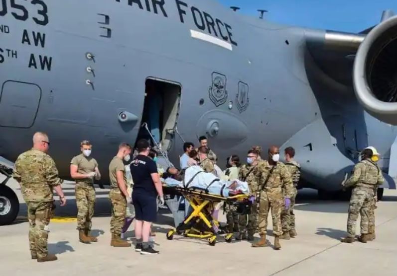 अफगानिस्तान से लोगों को ले जा रहे विमान में हुआ बच्ची का जन्म, एयरक्राफ्ट के कॉल साइन पर रखा नाम