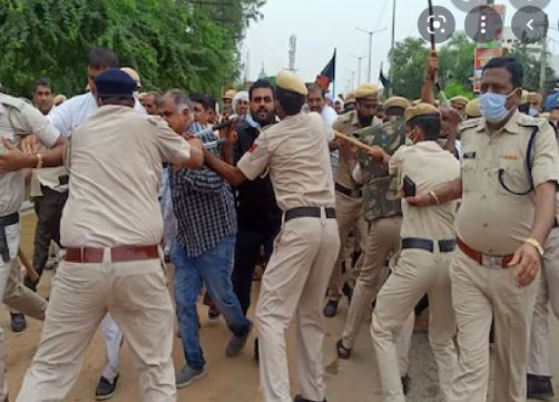 प्रदर्शनकारी किसानों पर लाठीचार्ज, राहुल गांधी बोले- ‘फिर ख़ून बहाया है किसान का, शर्म से सर झुकाया हिंदुस्तान का!’