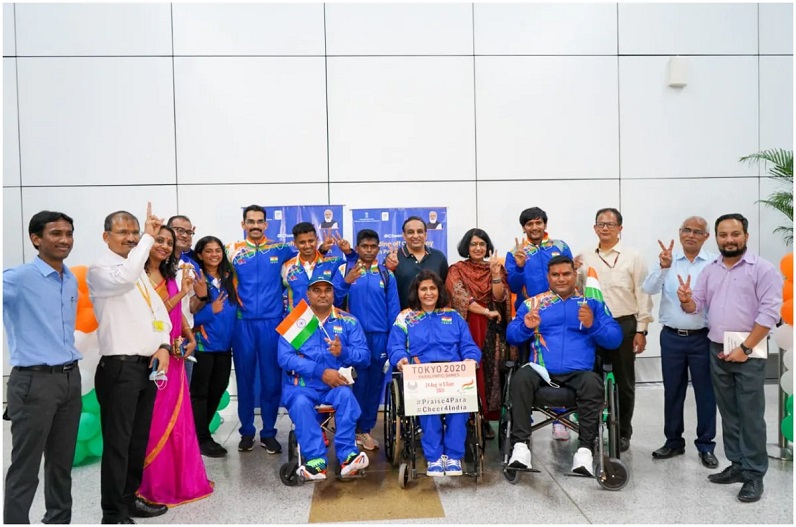 Rio Paralympics : झाझरिया सहित 12 सदस्यीय भारतीय दल पैरालंपिक के लिए टोक्यो रवाना