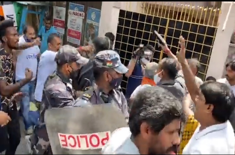भाजपा के पूर्व प्रदेश अध्यक्ष पर हमला, सुरक्षाकर्मियों ने तानी बंदूकें, चुनाव आयोग ने राज्य सरकार से मांगा जवाब