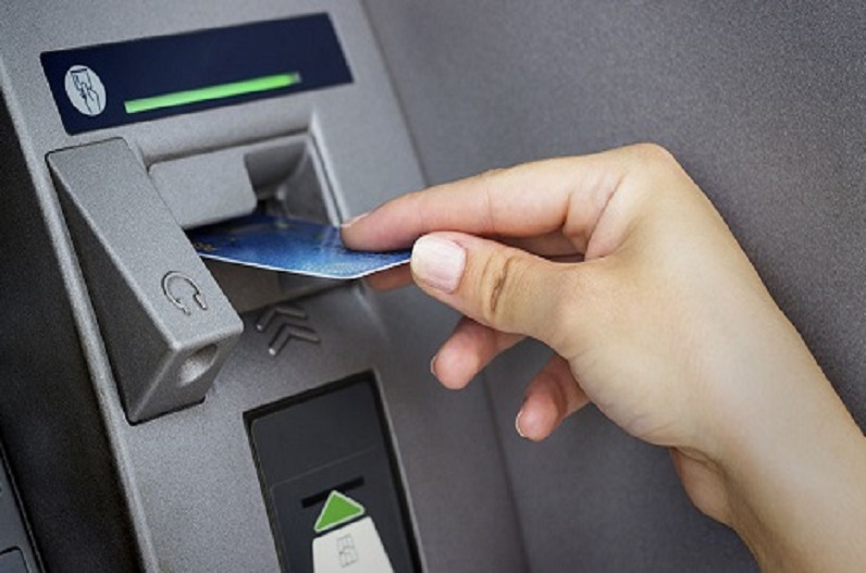 ATM से न निकले पैसा और खाते से कट जाए, 5 दिनों में नहीं हुई रकम वापसी तो बैंक को प्रति दिन की देरी पर लगेगा इतना जुर्माना