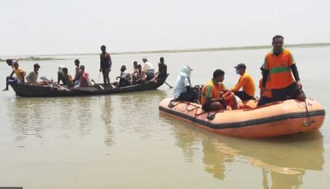 गंगा नदी में नाव पलटने से 14 लोग डूबे, 8 बचाये गये 6 अभी भी लापता, CM ने दिए राहत कार्य के निर्देश