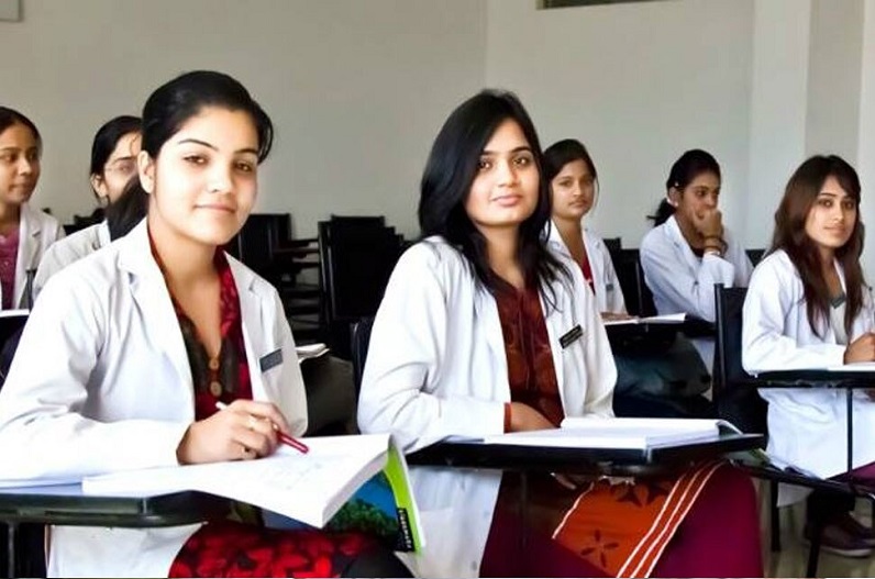 MBBS के छात्रों को पढ़ाए जाएंगे RSS के विचार, कांग्रेस नेता ने कहा- अब डॉ बने न कोऊ..