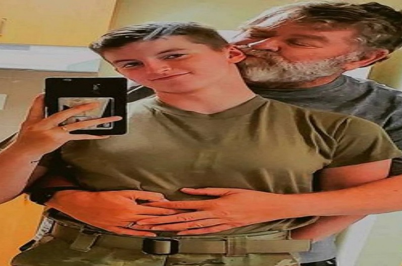 19 की लड़की अपने 61 साल के ब्वॉयफ्रेंड को लेकर पहुंची घर, भड़के मां-बाप ने बुला ली पुलिस.. दोस्त के 23 और 16 साल के हैं दो बच्चे