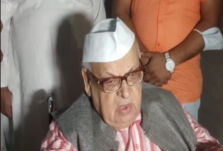 पूर्व राज्यपाल के खिलाफ मामला दर्ज, राजद्रोह और धर्म के आधार पर दो समूहों के बीच दुश्मनी पैदा करने के आरोप