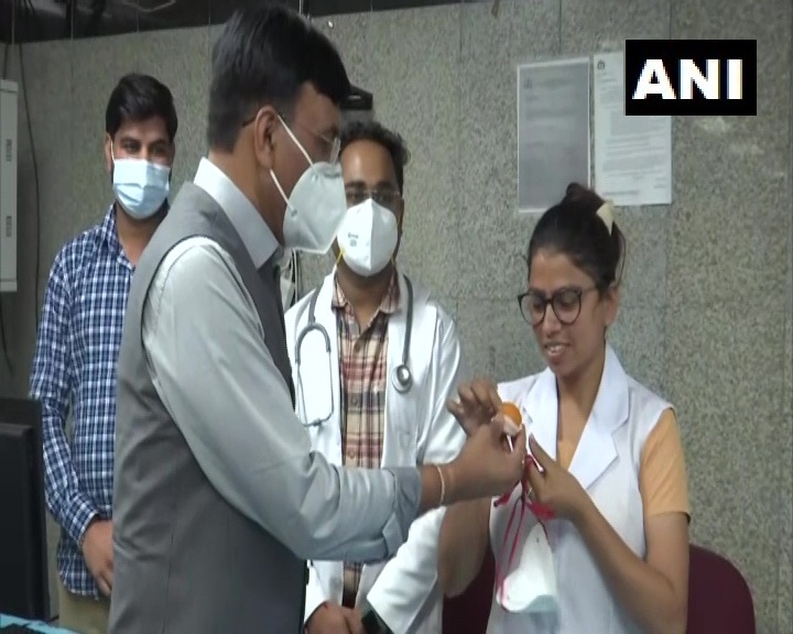 PM मोदी के जन्मदिन पर देश में दो करोड़ लोगों को लगा कोरोना टीका, बना नया कीर्तिमान