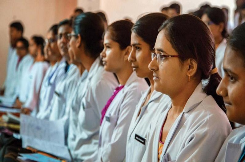 हिंदी दिवस: मेडिकल शिक्षा की पढ़ाई होगी हिंदी में, चिकित्सा मंत्री ने किया ऐलान, कहा- तैयार किया जाएगा पाठ्यक्रम