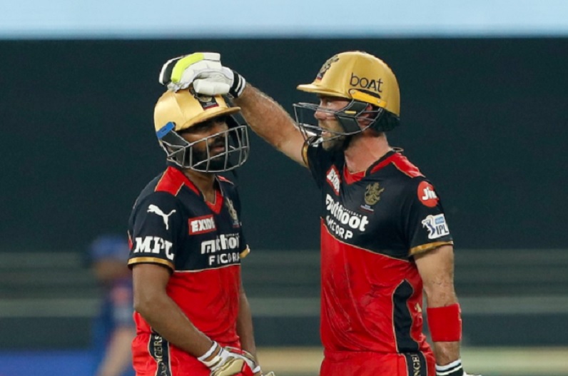 IPL 2021 : RCB सात विकेट से जीता, भरत और मैक्सवेल ने ठोके नाबाद अर्धशतक