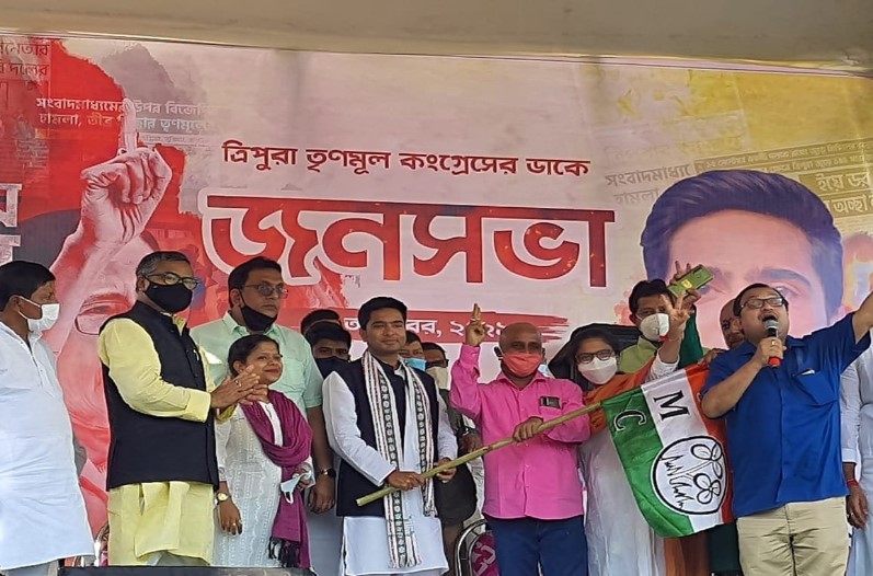 भाजपा को लगा तगड़ा झटका, दो बड़े नेताओं ने दिया पार्टी से इस्तीफा, राजीव बनर्जी और आशीष ने थामा TMC का दामन