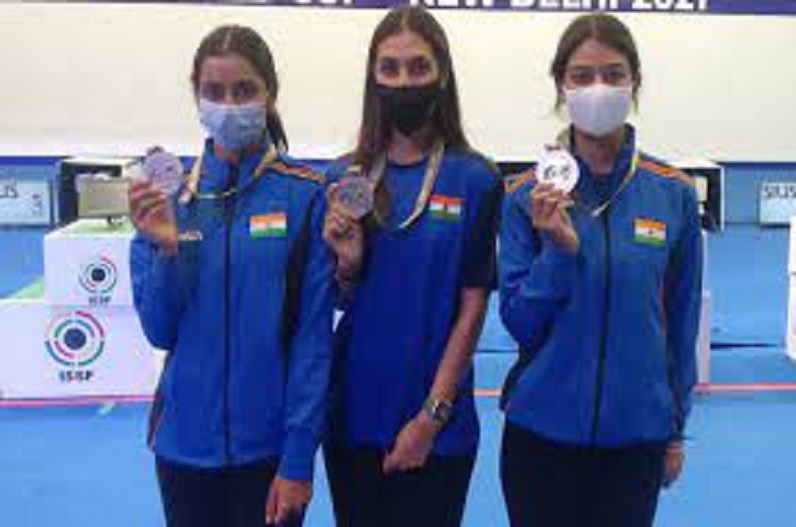 जूनियर विश्व चैंपियनशिप में भारतीय महिला टीम का कमाल, जीता गोल्ड, पुरुष टीम को कांस्य