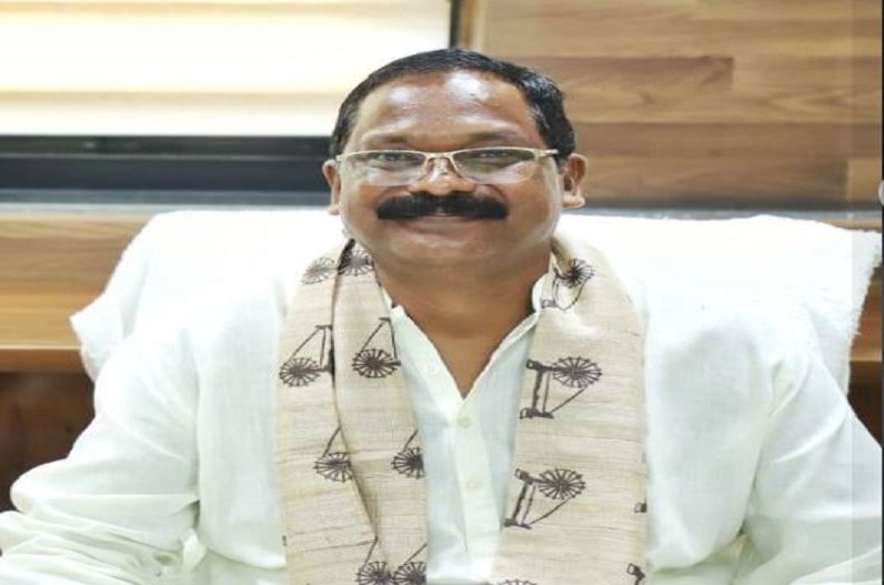 25 प्रतिशत पुराने बारदाने ला सकेंगे किसान, खाद्य मंत्री अमरजीत भगत बोले- कमी के कारण लिया गया फैसला