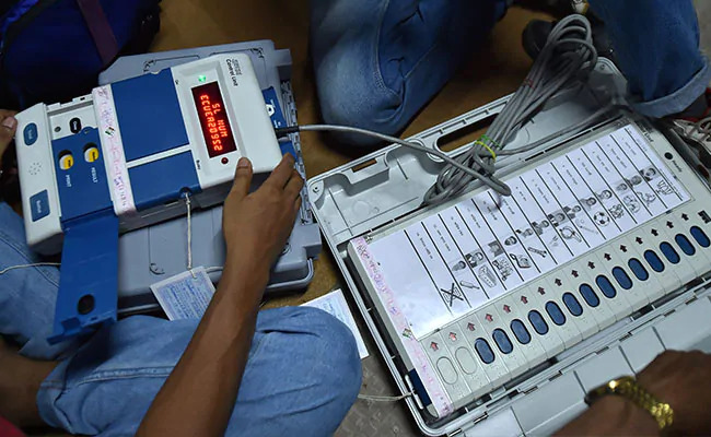 Assembly By-Election 2021 LIVE RESULTS: कांग्रेस के गढ़ के बीजेपी की सेंधमारी, खंडवा,जोबट और पृथ्वीपुर सीट पर  खिला कमल, रैगांव में कांग्रेस की हुई जीत