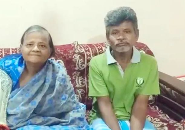 बुजुर्ग महिला ने 3 मंजिला मकान समेत करोड़ों की जायदाद रिक्शा चालक के नाम की, 25 साल की सेवा का दिया इनाम