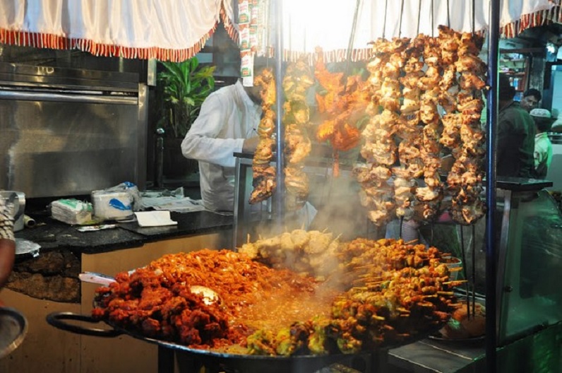 सड़क किनारे नॉनवेज की दुकानों पर बैन, उल्लघंन करने वालों पर होगी कार्रवाई, यहां की दो नगर निगमों ने जारी किया आदेश