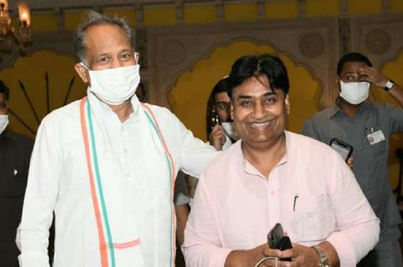 मंत्रिमंडल में बड़ा फेरबदल, आज 11 कैबिनेट और चार राज्य मंत्री लेंगे शपथ, देखें नाम