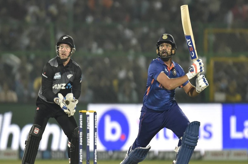IND vs NZ : टीम इंडिया ने न्यूजीलैंड को दिया 185 रन का लक्ष्य, कप्तान रोहित शर्मा ने जड़ा अर्धशतक