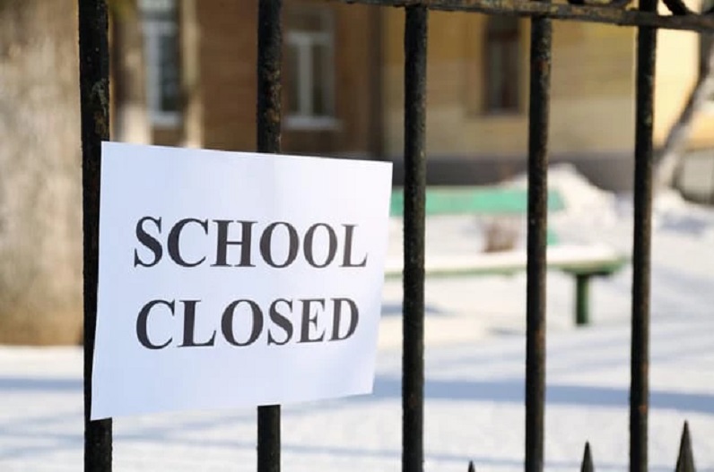 School closed to air pollution