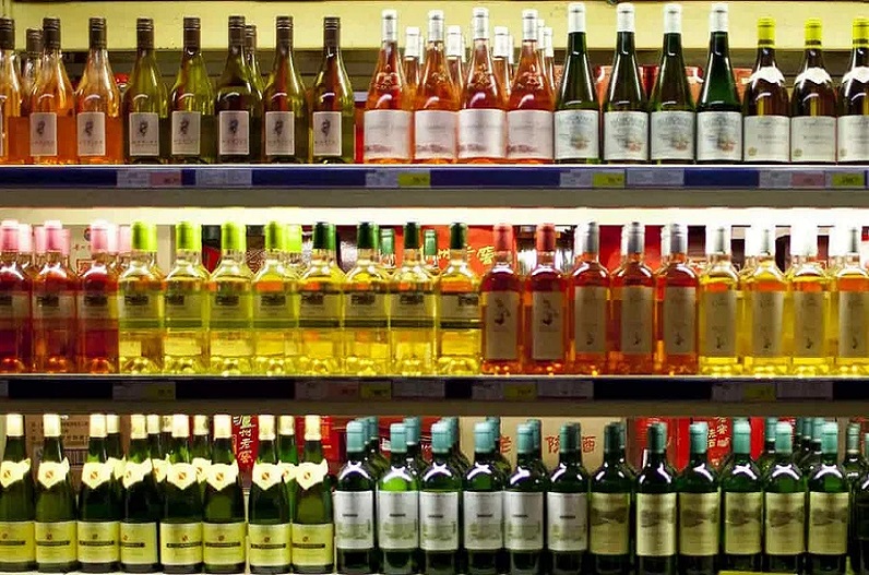 Maharashtra government reduced tax liquor