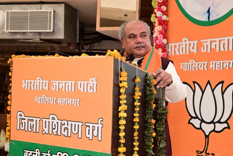 LIVE Breaking News Update 26 December 2021 Farm laws: क्या कृषि कानून पर नया बिल लेकर आएगी केन्द्र सरकार? कृषि मंत्री नरेंद्र सिंह तोमर ने दी सफाई, कहा…