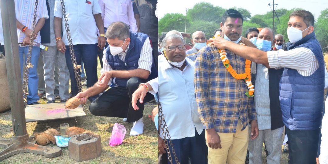 खरीदी केंद्रों में पूजा-अर्चना के साथ धान खरीदी शुरु, मुख्यसचिव अमिताभ जैन ने किसानों को माला पहनाकर स्वागत किया