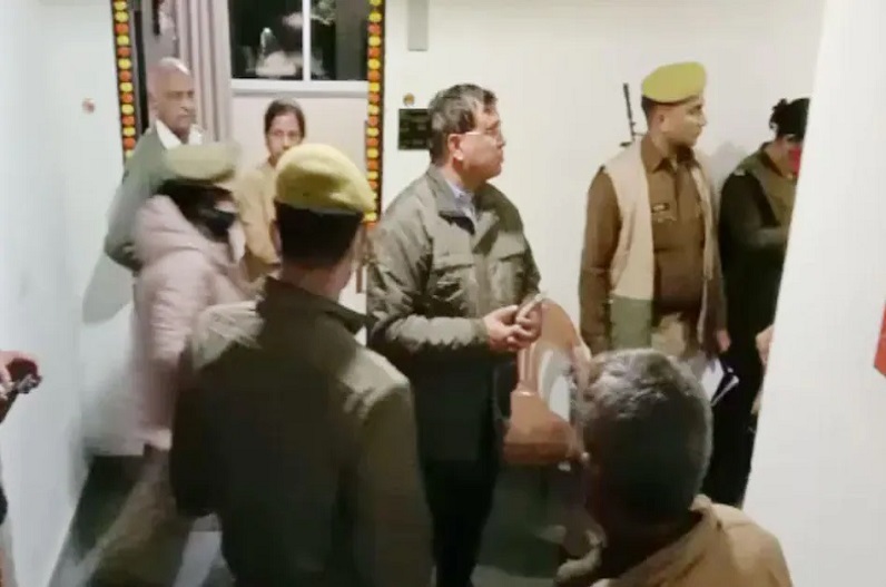 ‘अब लाशें नहीं गिननी है..’ नए वेरिएंट से परेशान डॉक्टर ने पत्नी और दो मासूम बच्चों की कर दी हत्या