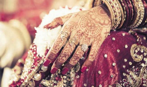 मायके से विदा होकर ससुराल जा रही थी दुल्हन, रास्तें में ओवरटेक कर पूर्व प्रेमी ने मार दी गोली