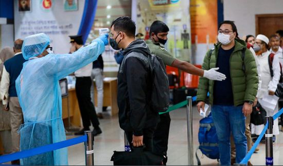 Omicron की बढ़ी चिंता : विदेशों से भारत पहुंचे 25 यात्री पाए गए कोरोना संक्रमित, सरकार ने दी जानकारी