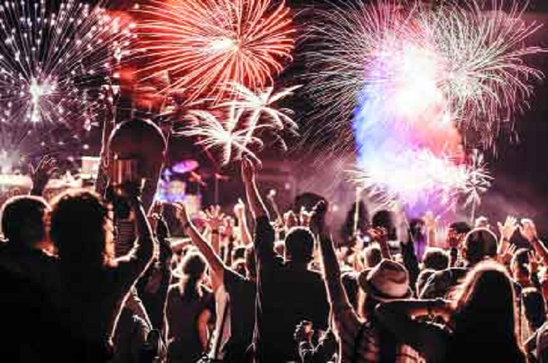 इन लोगों को नए साल की पार्टियों में नहीं मिलेगी एंट्री, 50% क्षमता से संचालित होंगे सिनेमा हॉल, कोरोना के बढ़ते खतरे के बीच यहां की सरकार ने जारी की नई गाइडलाइन