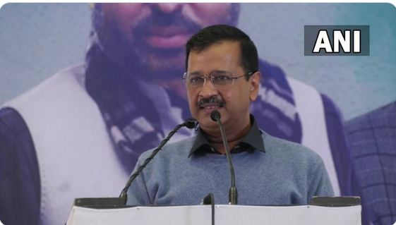 सरकार बनी तो महिलाओं को हर महीने देंगे 2500 रुपए, मुफ्त बिजली पानी का वादा भी किया सीएम केजरीवाल ने