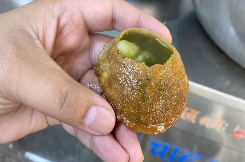 pani puri is available only after showing aadhar card