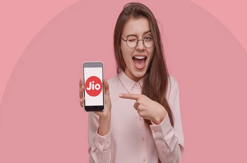 JIO ग्राहकों के लिए खुशखबरी! आ गया धांसू प्लान, महज इतने रुपए में मिलेगा रोजाना 2.5GB डेटा