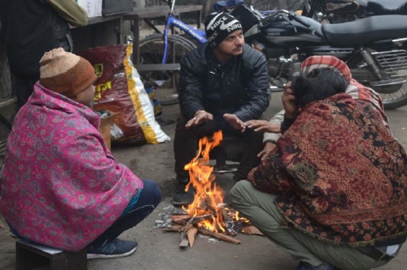 शीतलहर की चेतावनी, इन इलाकों में पारा शून्य से नीचे आया, दिन में भी नहीं मिल रही राहत