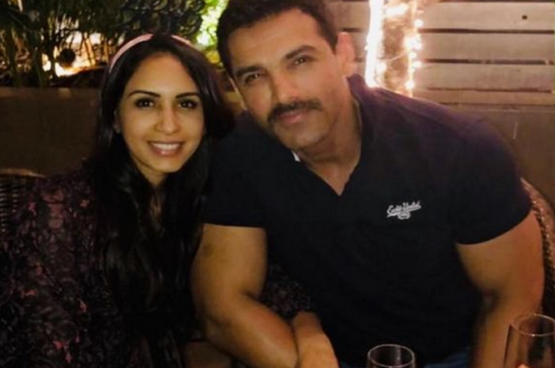 बॉलीवुड एक्टर जॉन अब्राहम और उनकी पत्नी प्रिया रुंचाल हुए कोरोना संक्रमित, दोनो क्वारंटाइन