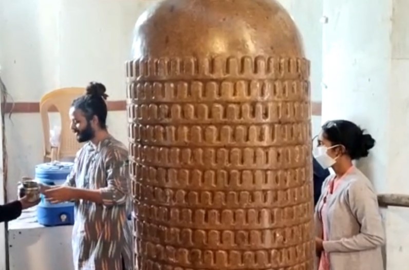 सहस्त्र शिवलिंग की स्थापना से पहले किया जा रहा वज्रलेप, क्षरण से बचाएगा 25 साल तक