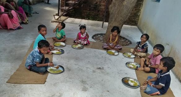 स्कूल के बाद अब 31 जनवरी तक आंगनवाड़ी केंद्र भी बंद, घर-घर जाकर बच्चों को दिया जाएगा पोषण आहार