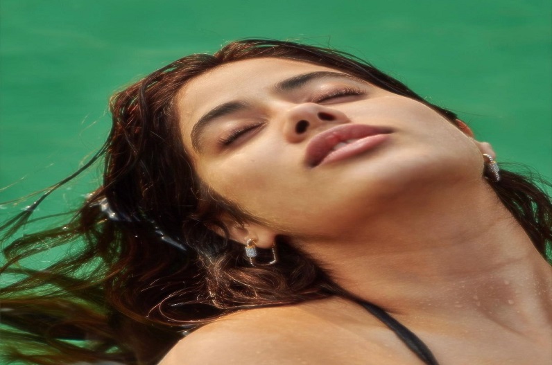 Bikini photo of actress Jhanvi Kapoor