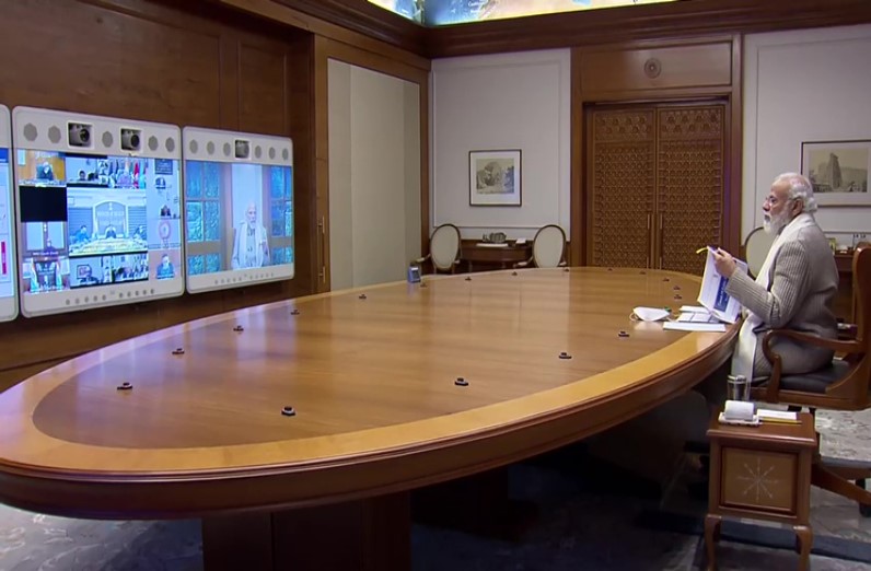 देशभर में कोरोना संक्रमण को लेकर पीएम मोदी ने की समीक्षा बैठक, अधिकारियों को दिए ये आवश्यक निर्देश