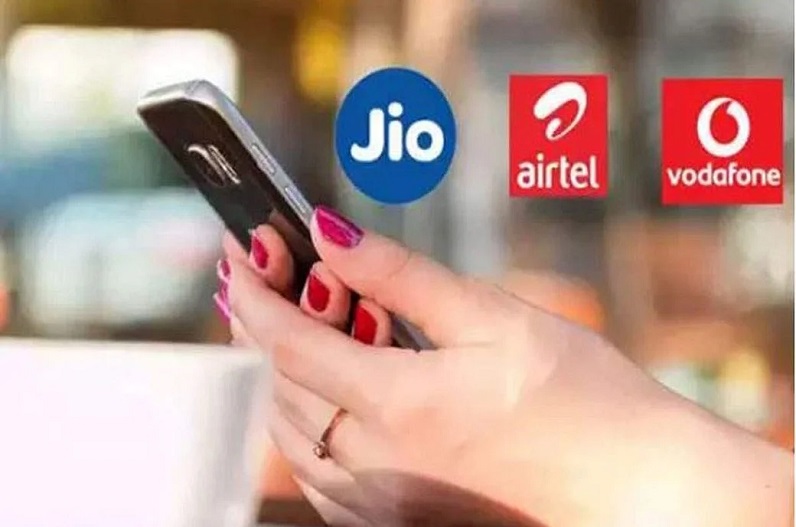 Airtel, Jio और Vi रिकॉर्ड वैक्सीनेशन पर दे रहा 3 महीने तक फ्री रिचार्ज? जानें मैसेज का सच