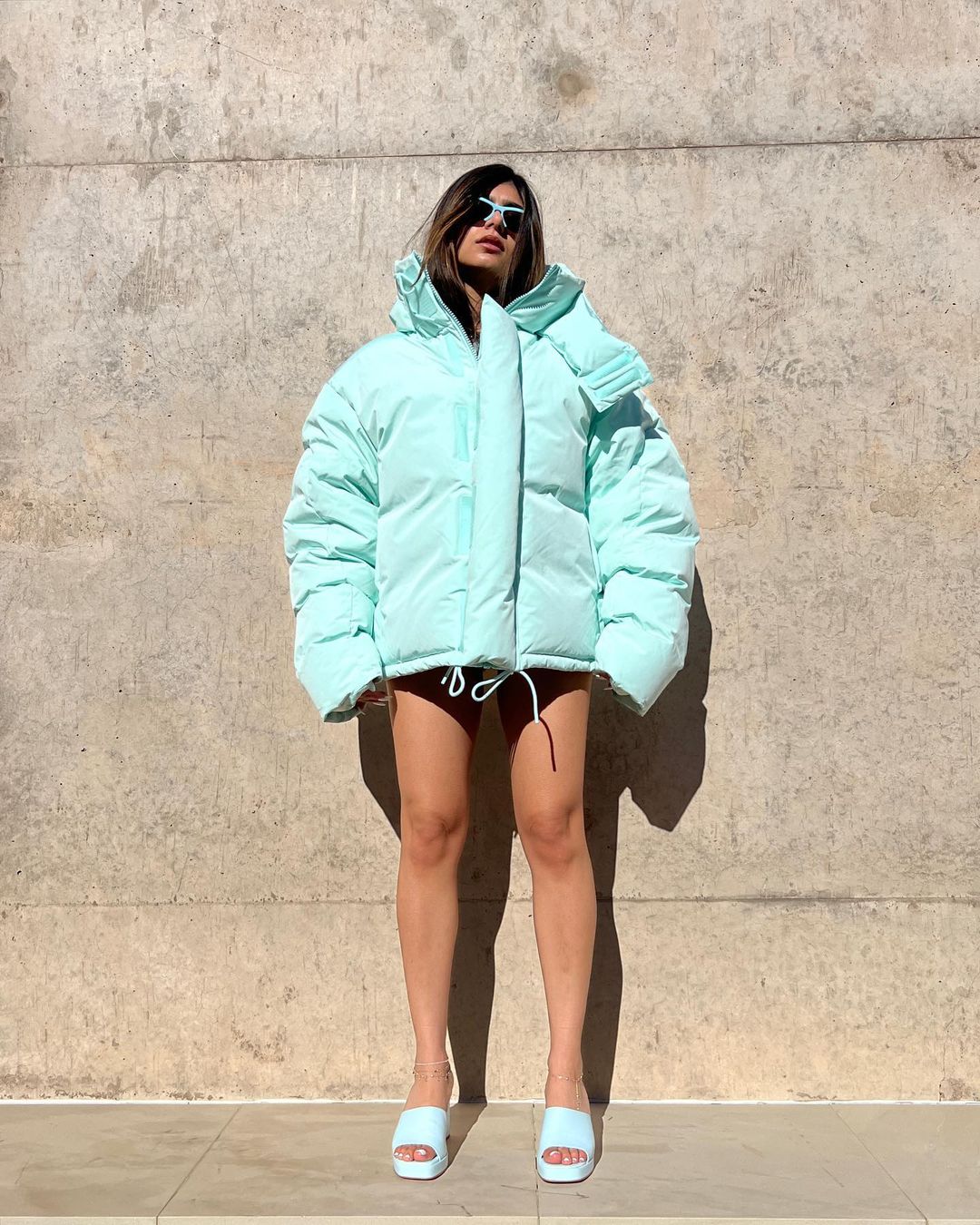 Mia Khalifa Instagram Images बता दें, मिया अपने फैंस के साथ हमेशा इंस्टाग्राम पर जुड़ी रहती हैं और आए दिन अपना अपडेट इस सोशल नेटवर्किंग साइट पर देती रहती हैं। (फोटो साभारः Instagram @miakhalifa)