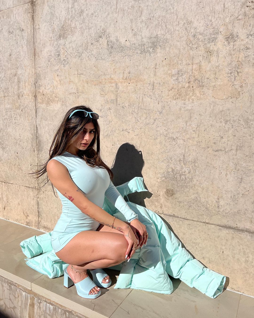 Mia Khalifa Instagram इंस्टाग्राम पर लोग एक बार फिर से मिया की खूबसूरती के दीवाने हो गए हैं और लगातार फोटो पर कमेंट कर उनकी तारीफ भी कर रहे हैं। (फोटो साभारः Instagram @miakhalifa)