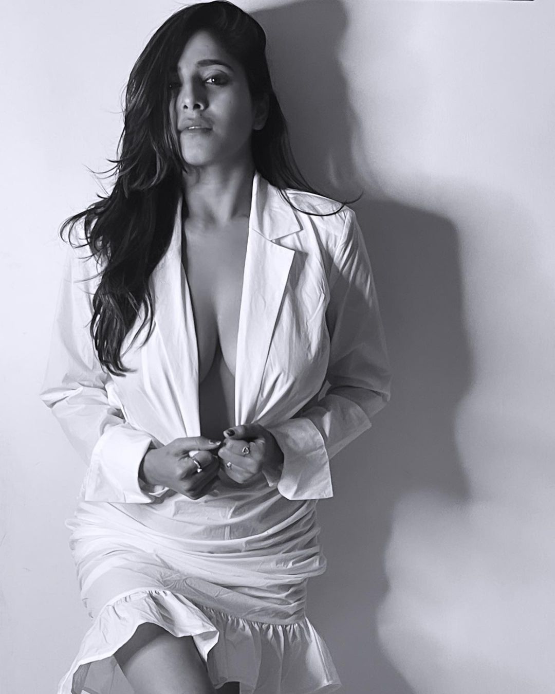 Kate Sharma Images केट शर्मा के खाते में बड़ी फिल्में नहीं। हालांकि इंस्टाग्राम पर उनकी तगड़ी फैन फॉलोइंग है। केट अब कुछ म्यूजिक वीडियोज में नजर आ रही हैं। साल 2018 में Me Too कैंपेन के दौरान उनका नाम हाईलाइट हुआ था। (फोटो आभार : Instagram @katesharma)