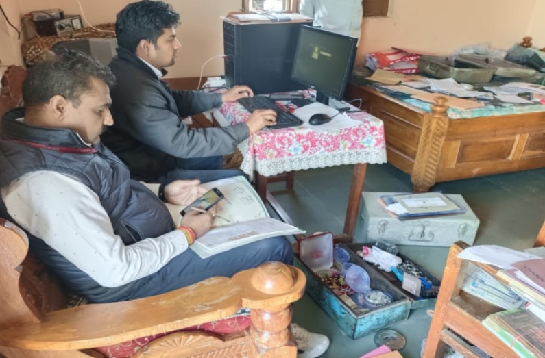 धन कुबेर निकला सहकारी समिति का प्रबंधक, EOW की रेड के दौरान हुआ करोड़ो रुपए की संपत्ति का खुलासा