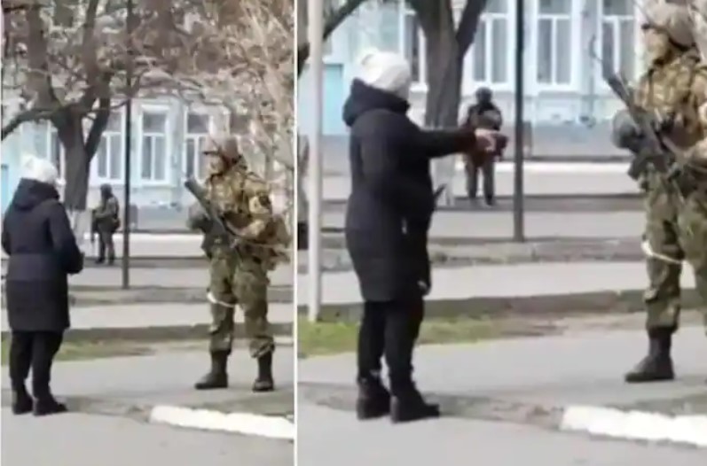 ‘तुम हमारी जमीन पर क्या कर रहे हो?’ हथियार बंद रूसी सैनिक से भिड़ गई यूक्रेन की महिला, वायरल हुआ वीडियो